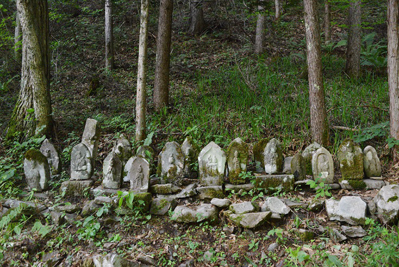ナタギ沢の石仏群