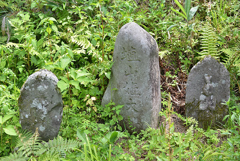 埴山姫大神（はにやまひめのおおかみ）の石仏