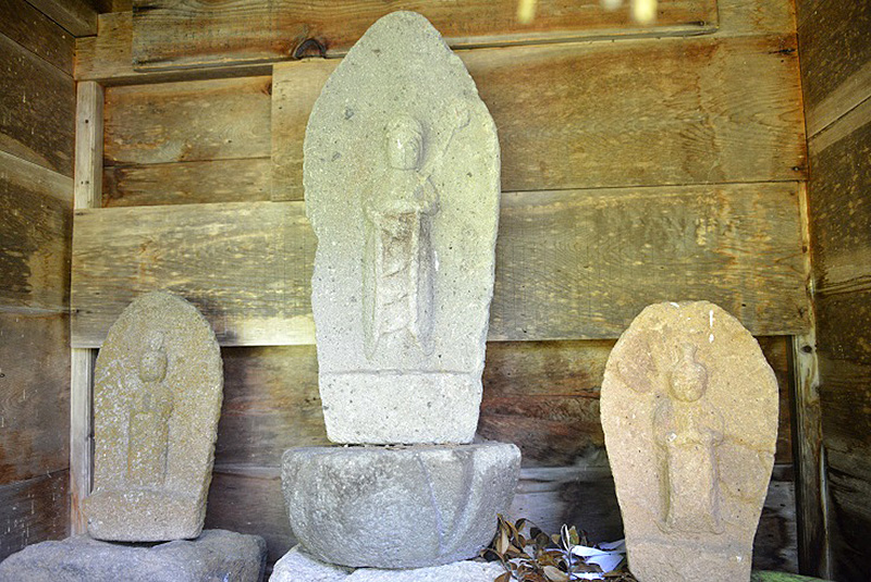 神真木（かんまき）農道脇の聖観世音菩薩（しょうかんぜのんぼさつ）など