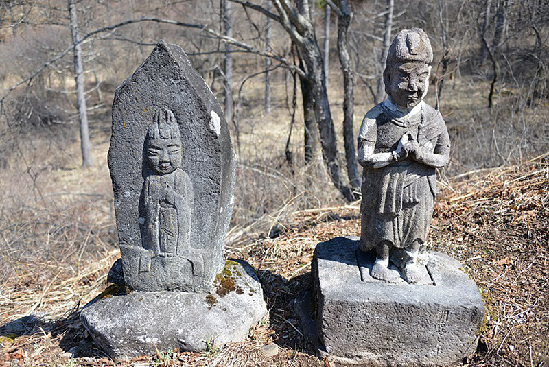 屋敷ケ洞の石仏