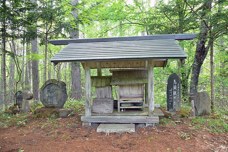 長峰峠入口の石仏